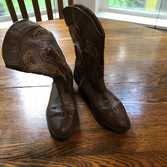 Rampage Girl’s Brown Boots Size 3 - Picture 2 of 4